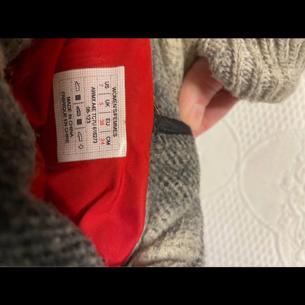 The North Face Amor 2 Women's Quilted Black Winter Boots - Picture 7 of 7